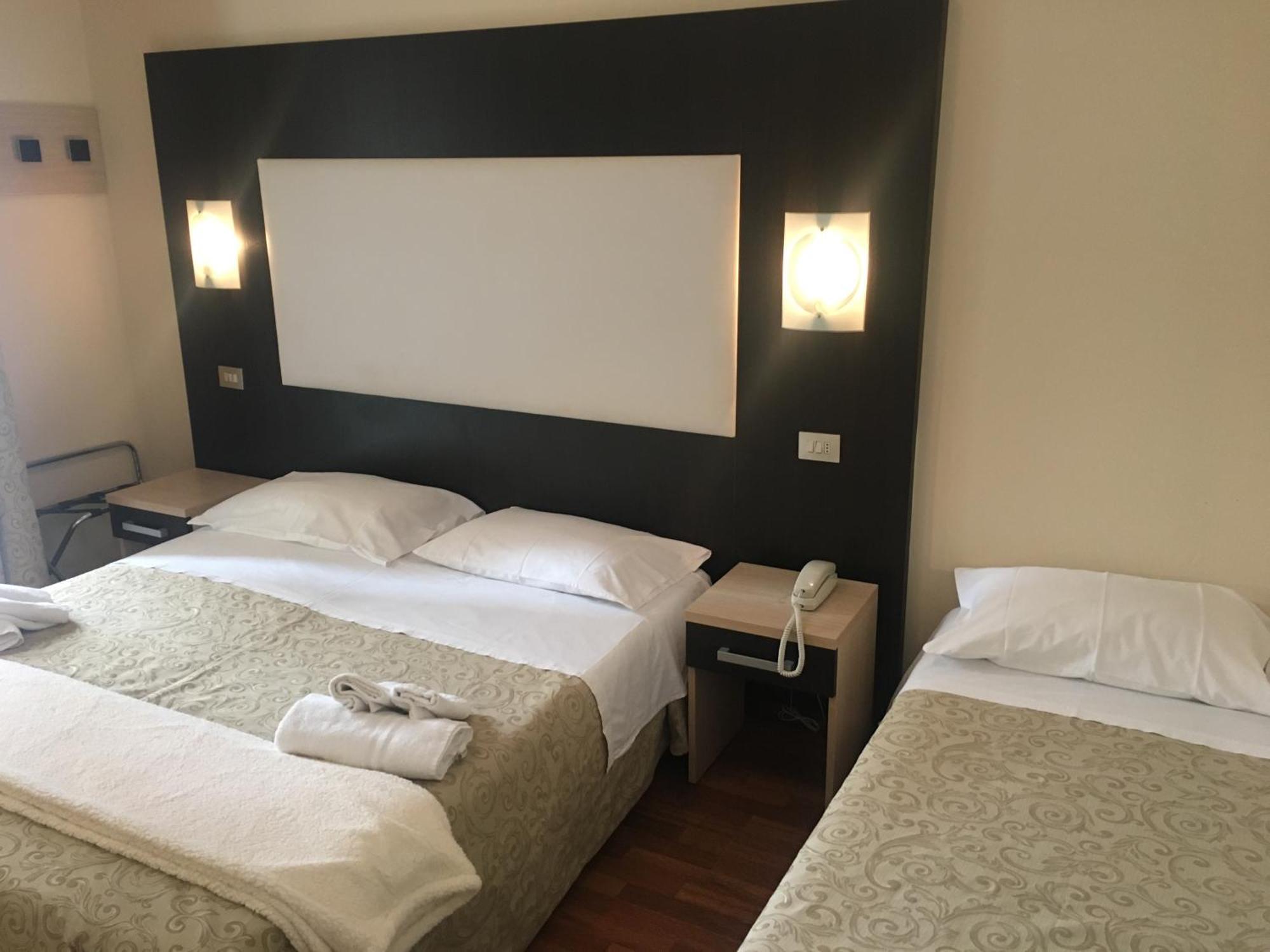Hotel Baby B&B Μιλάνο Μαριτίμα Εξωτερικό φωτογραφία