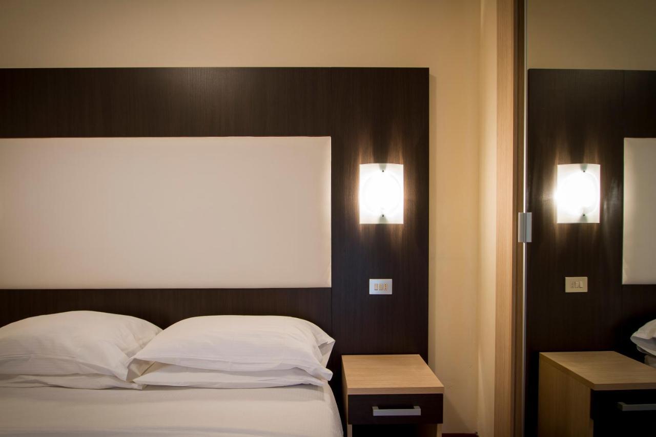 Hotel Baby B&B Μιλάνο Μαριτίμα Εξωτερικό φωτογραφία