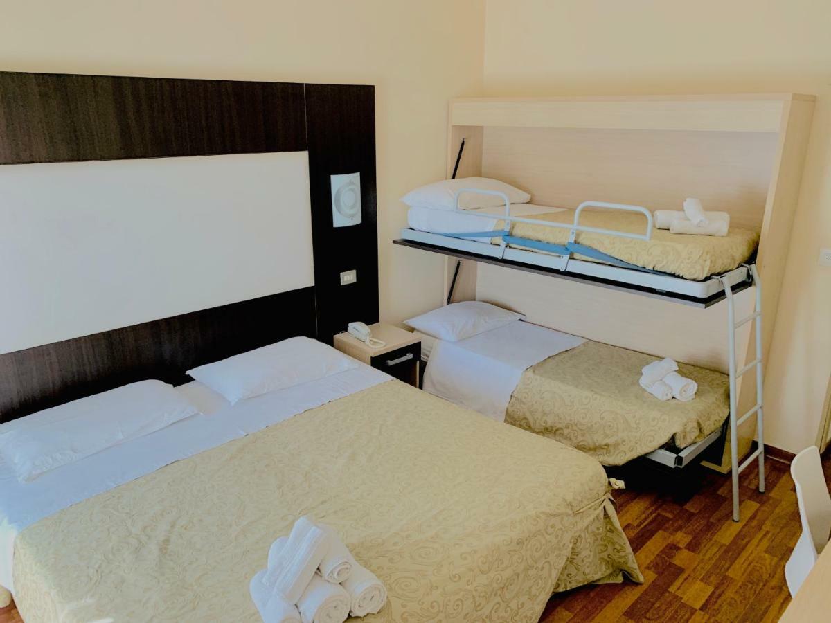 Hotel Baby B&B Μιλάνο Μαριτίμα Εξωτερικό φωτογραφία
